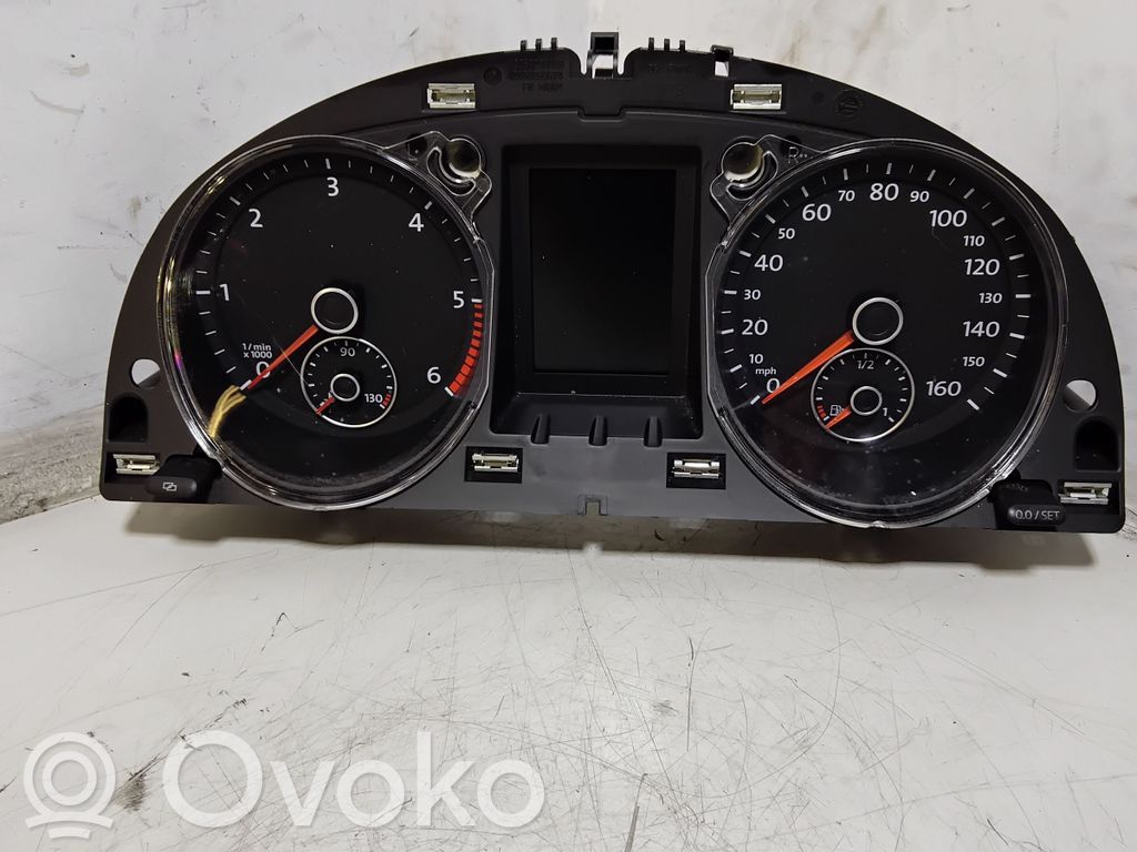 Volkswagen PASSAT B7 Speedometer (instrument cluster) 