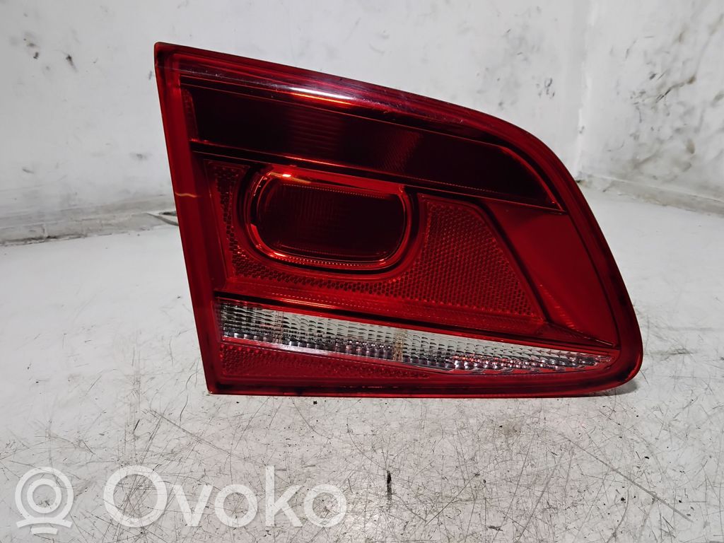Volkswagen PASSAT B7 Lampy tylnej klapy bagażnika