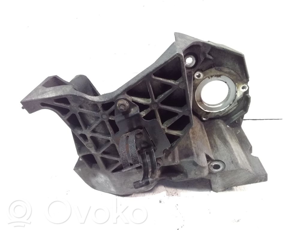 Chevrolet Captiva Engine mounting bracket 