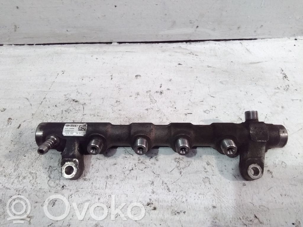Volkswagen PASSAT CC Listwa wtryskowa 