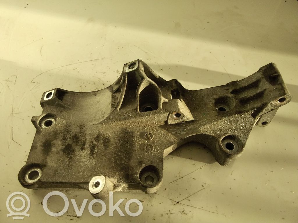 Volkswagen Touran I Mocowanie alternatora 
