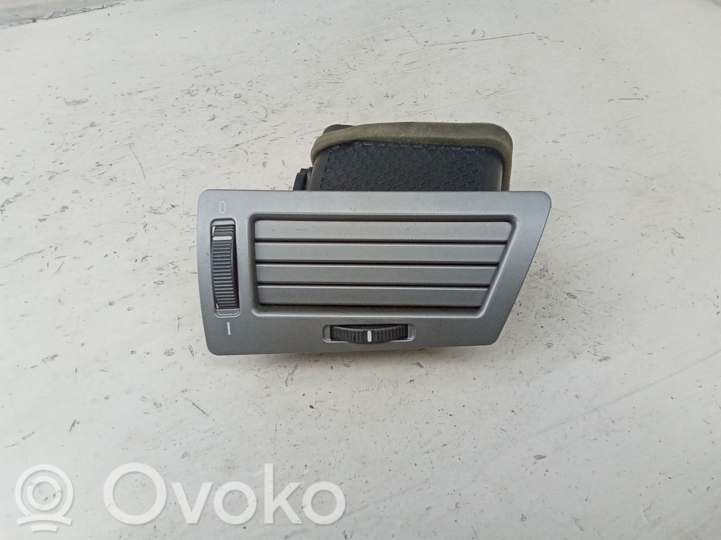 BMW 7 E65 E66 Šoninės oro grotelės 