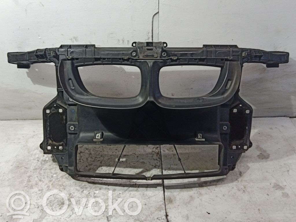 BMW 1 E81 E87 Radiatoru panelis 