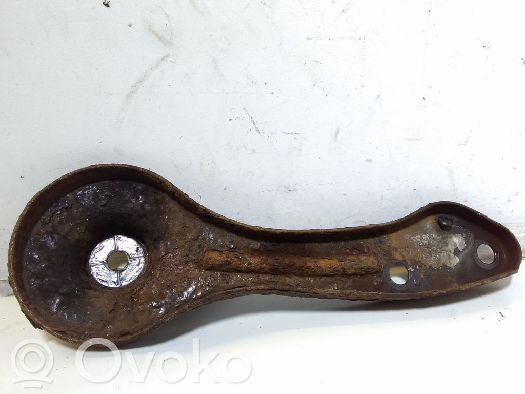 BMW 3 E90 E91 Cits aizmugures šasijas elements 