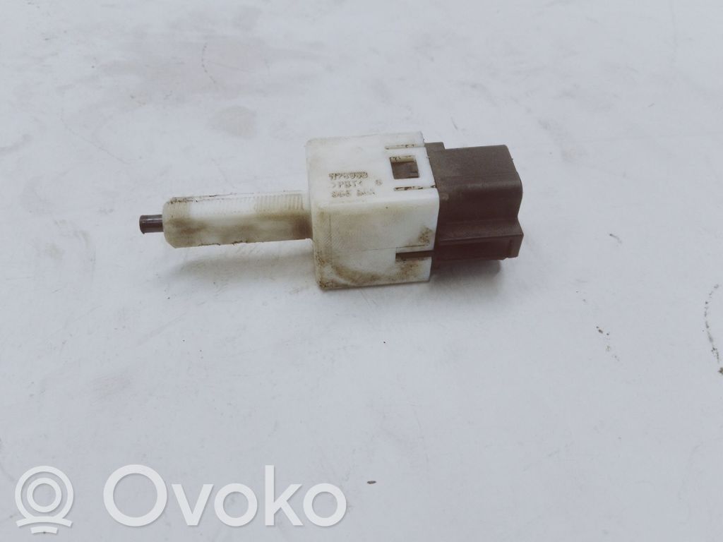 Sensor Bremspedal   M28988