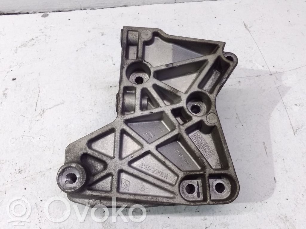 Nissan Qashqai+2 Engine mounting bracket 