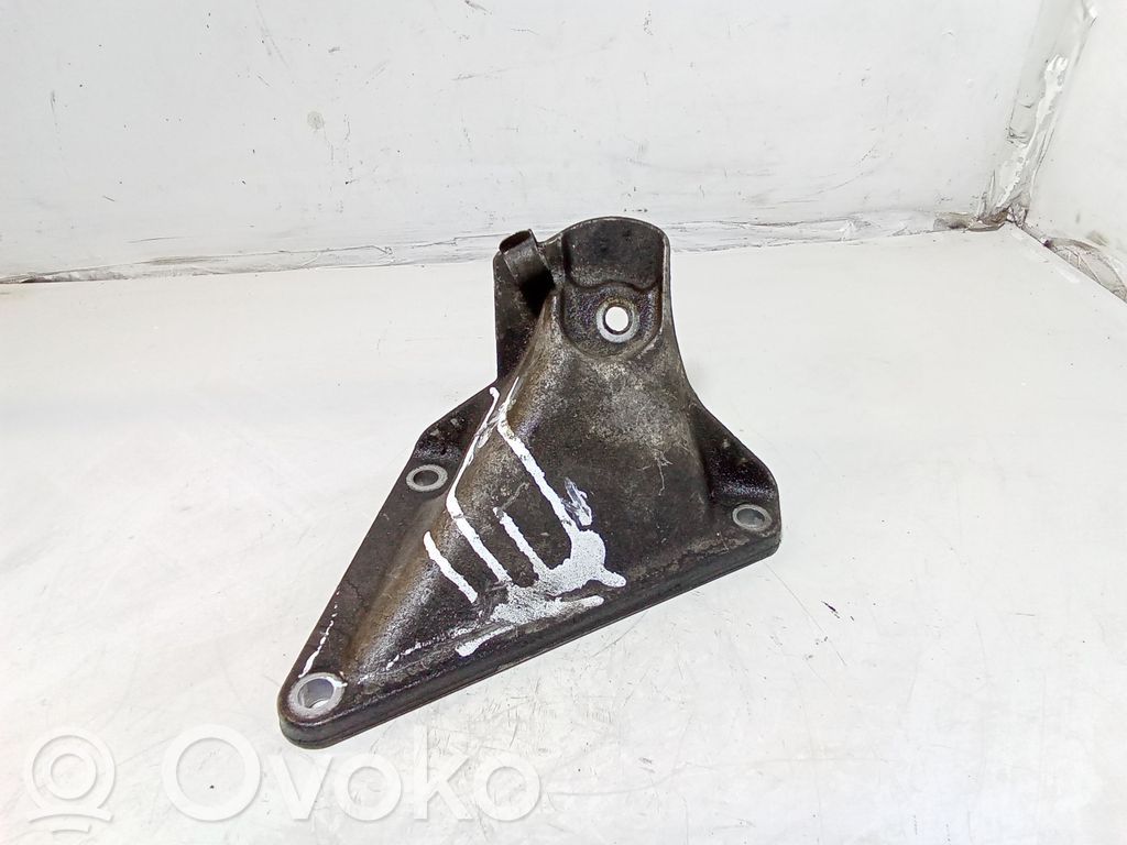 BMW 5 E60 E61 Engine mounting bracket 