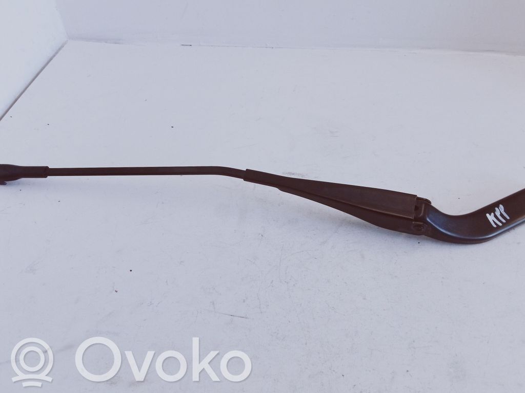 BMW 1 E82 E88 Front wiper blade arm 