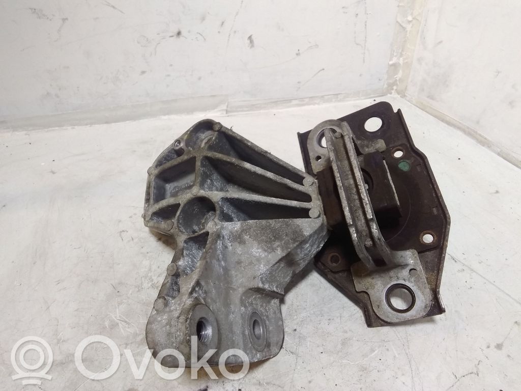 Nissan Qashqai+2 Supporto di montaggio del motore 