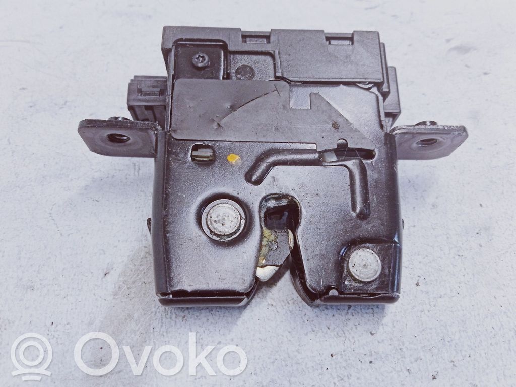 Nissan Qashqai+2 Zamek klapy tylnej / bagażnika 