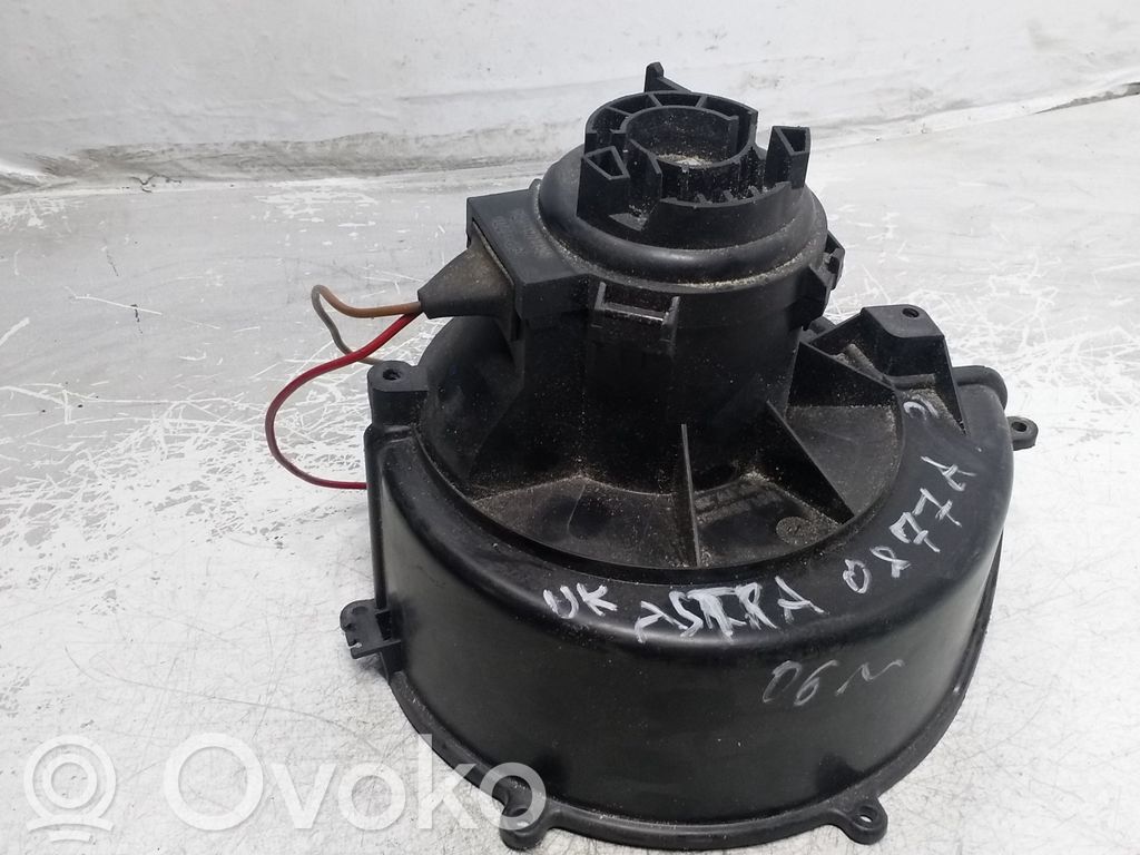 Opel Astra H Wentylator nawiewu / Dmuchawa 