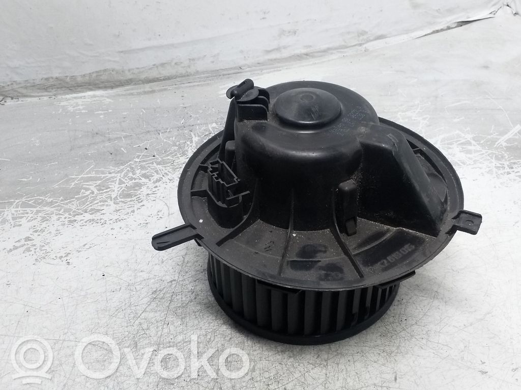 Volkswagen PASSAT B6 Lämmittimen puhallin 