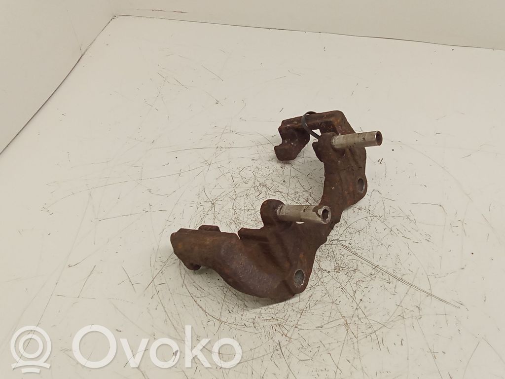 Opel Zafira A Mocowanie przedniego zacisku hamulca 
