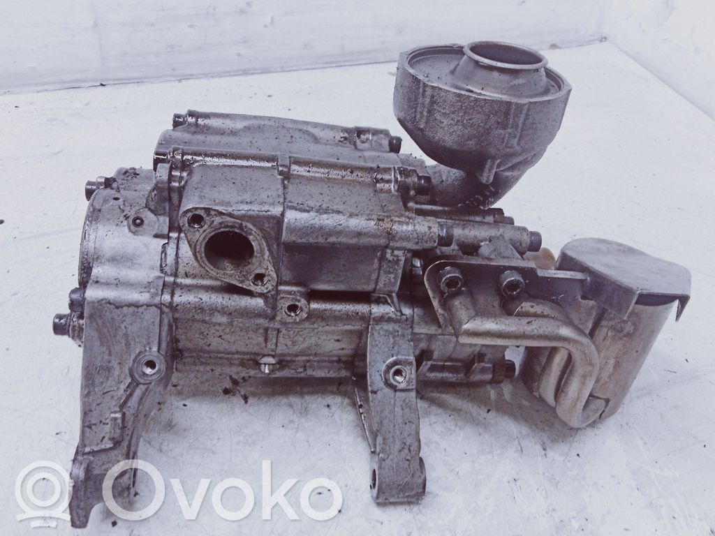 Volkswagen Touareg I Oil pump 