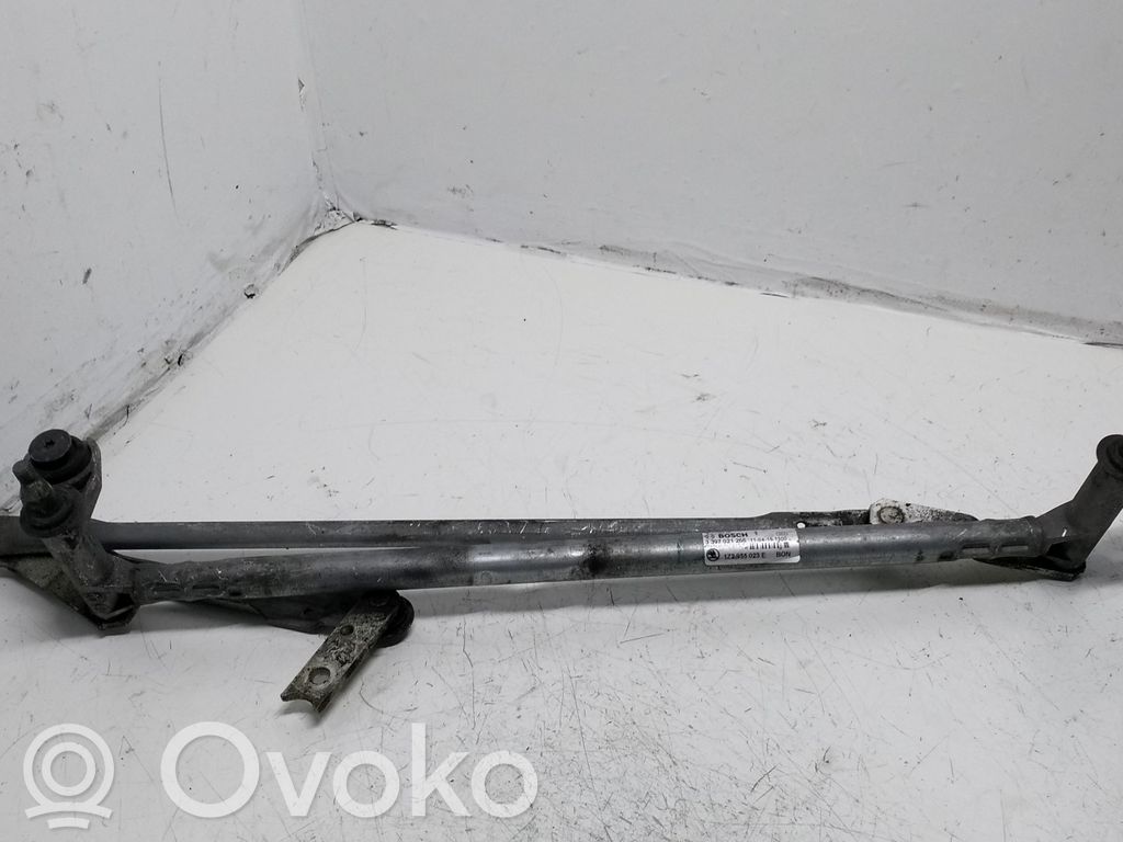 Skoda Octavia Mk2 (1Z) Articulație ștergător față 