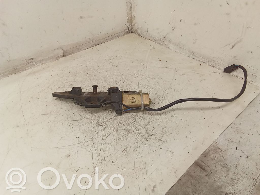Moteur ouverture de coffre   8362371
