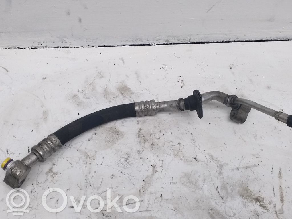 Tuyau de climatisation   7L6820743F