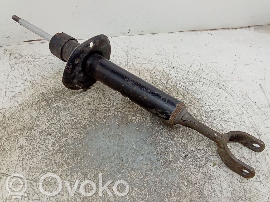 Audi A4 S4 B5 8D Priekšpusē amortizators 
