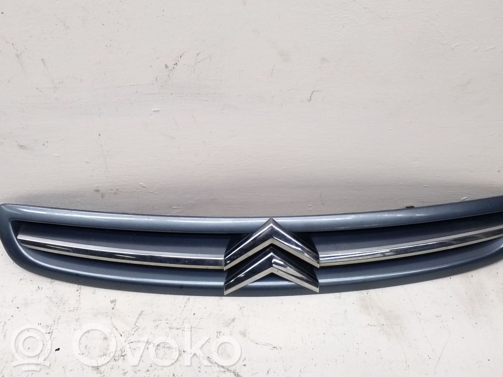 Citroen Xsara Picasso Grille calandre supérieure de pare-chocs avant