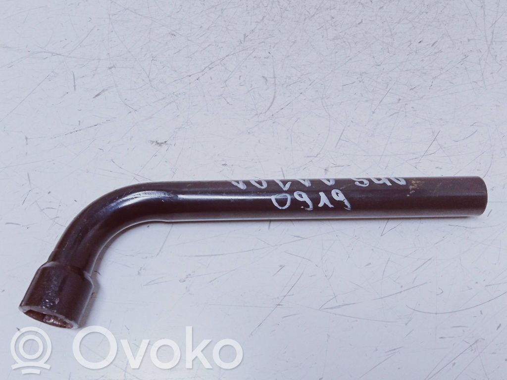 Volvo S40 Raktas ratų varžtams 
