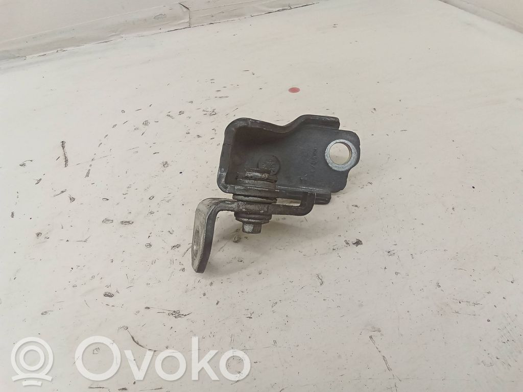 Ford Mondeo MK V Front door lower hinge 