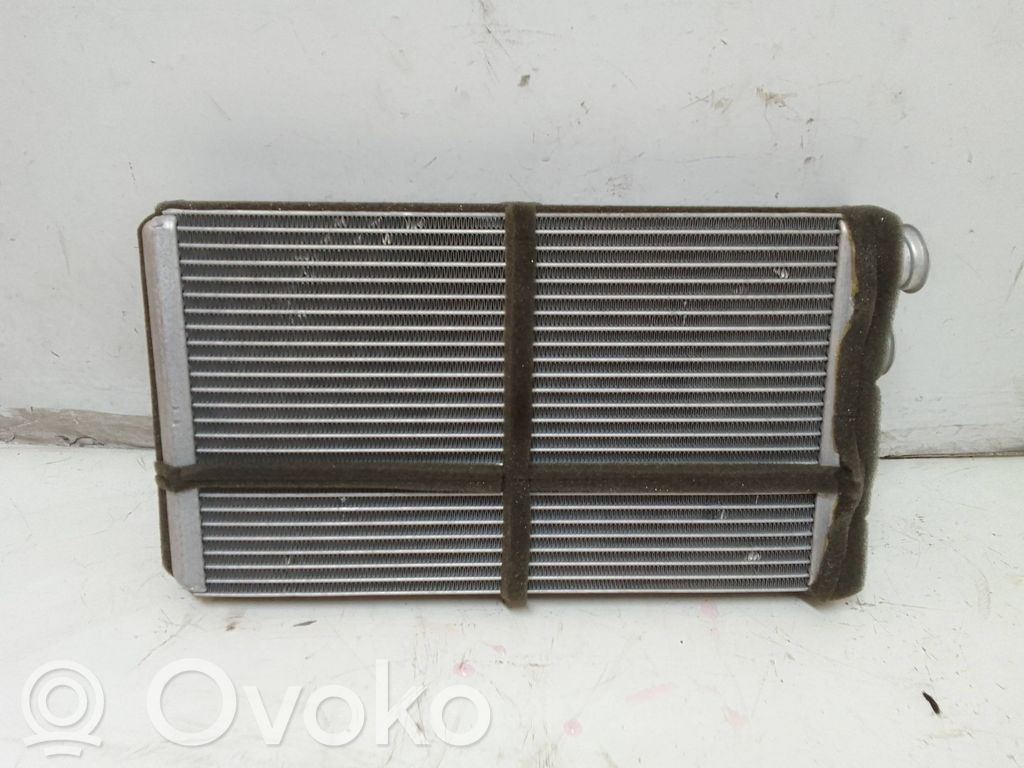 Audi A4 S4 B9 Pečiuko radiatorius 