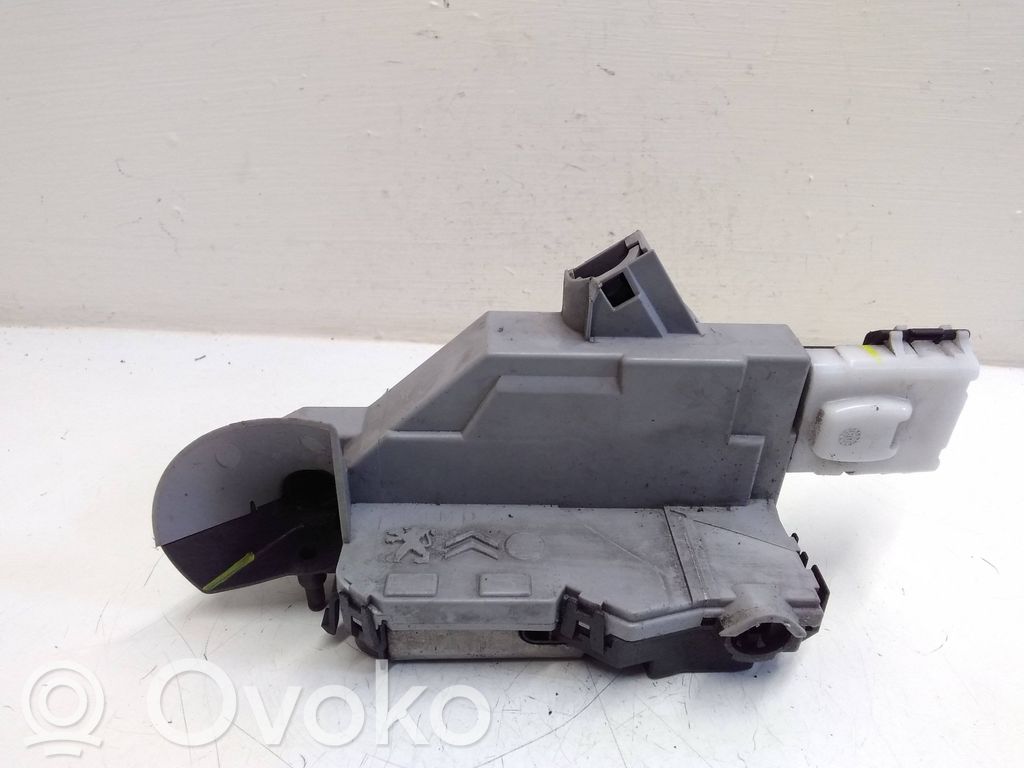 Citroen C5 Priekšpusē slēdzene 