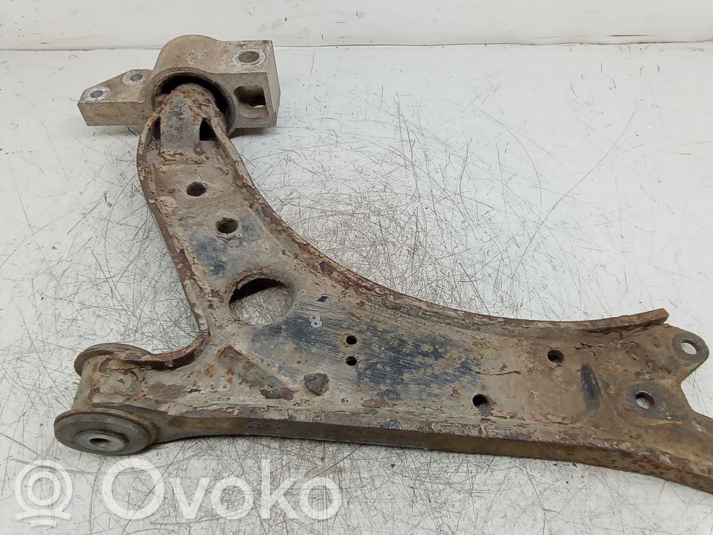 Volkswagen Golf V Dolny wahacz przedni 