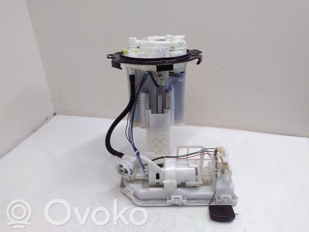 Toyota Prius (XW50) Bomba interna de combustible 
