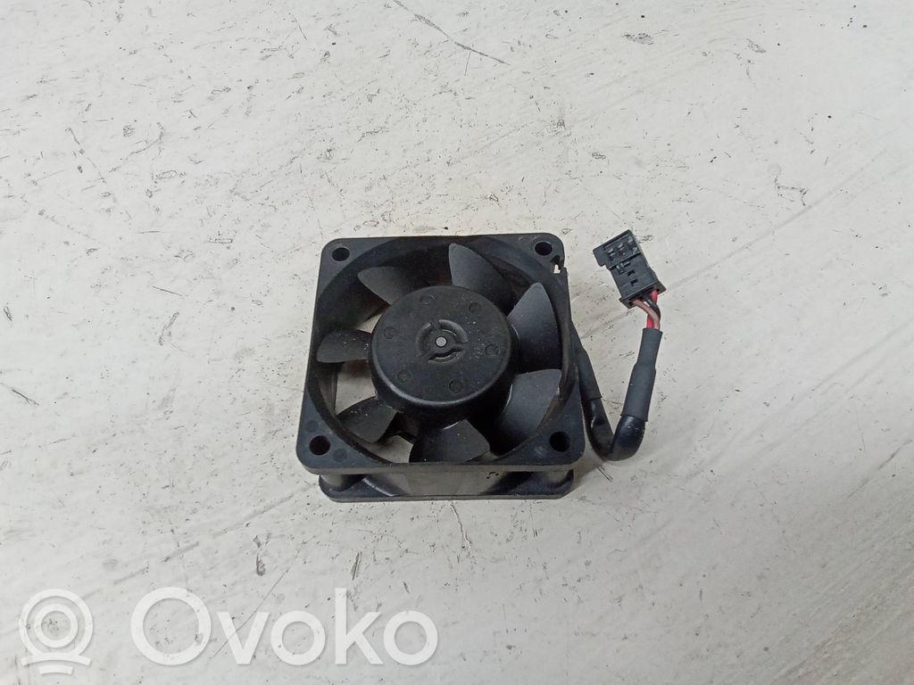 BMW 7 E65 E66 Engine control unit/module fan 