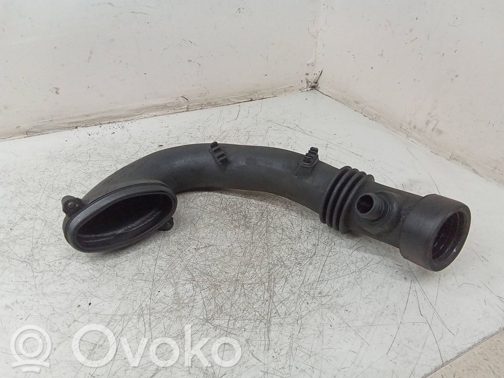 BMW X5 E53 Turboahtimen ilmanoton letku 