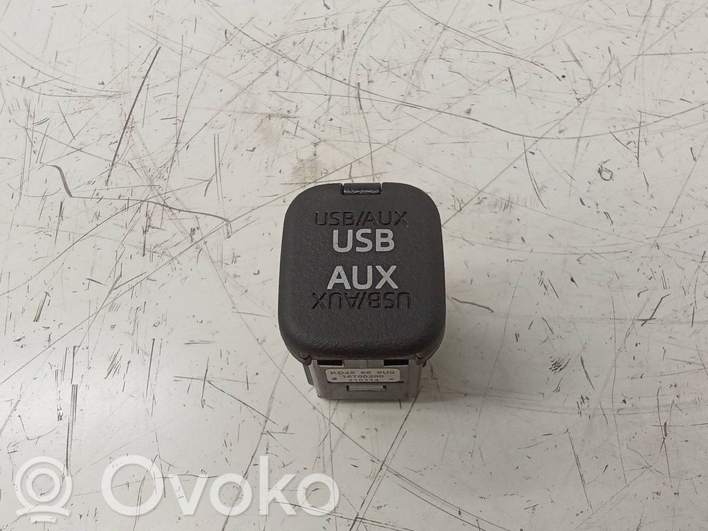 Mazda CX-5 AUX in-socket connector 
