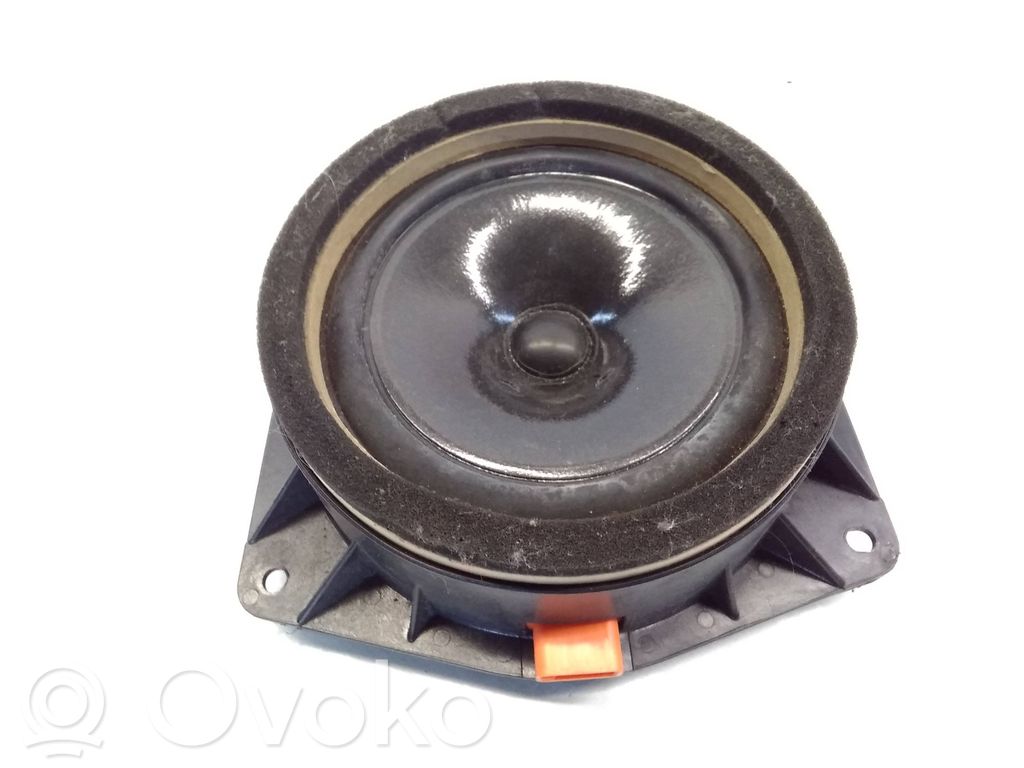 Lexus RX 300 Altavoz de la puerta trasera