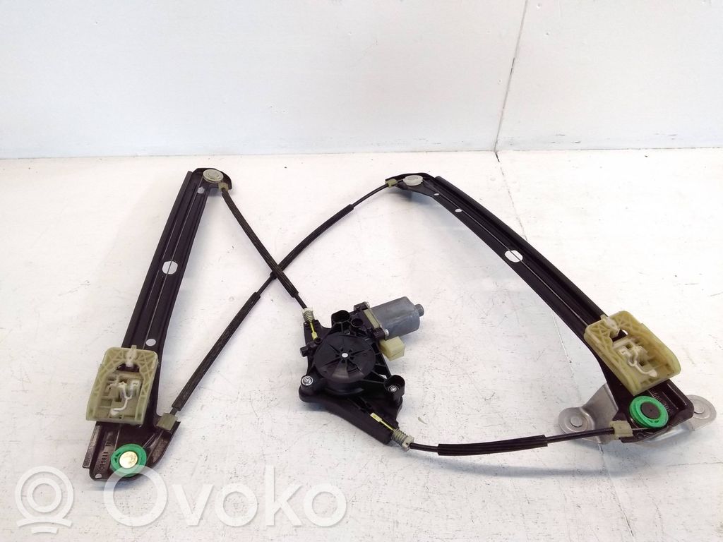 Volkswagen Golf VII Regulador de puerta delantera con motor