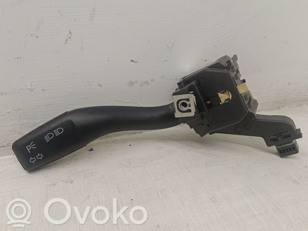 Audi A3 S3 A3 Sportback 8P Indicator stalk 