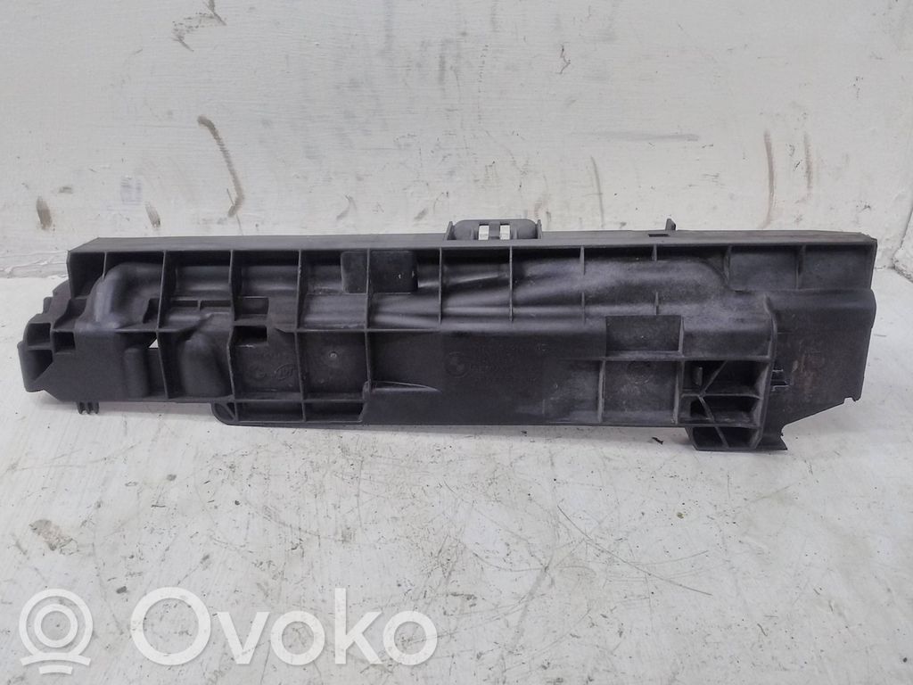 BMW X1 E84 Radiator mount bracket 