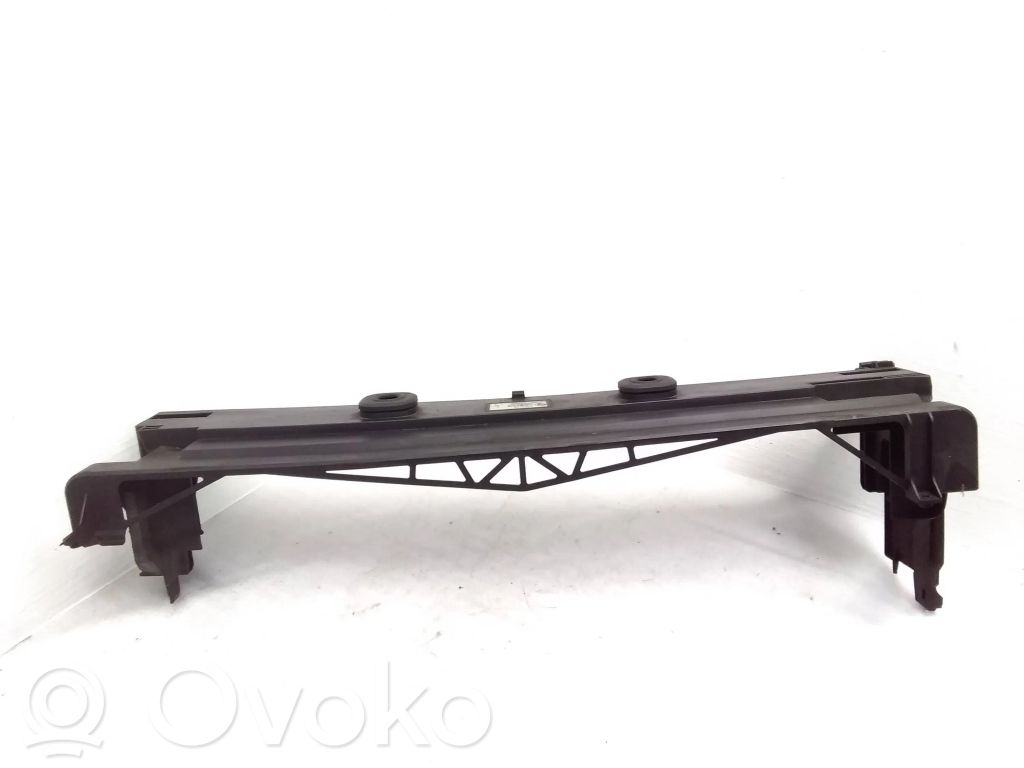BMW 5 F10 F11 Panel mocowania chłodnicy / góra 