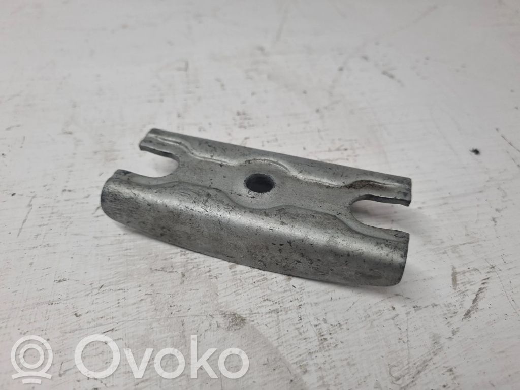 Abrazadera del inyector de combustible   060813,BK209L535AD