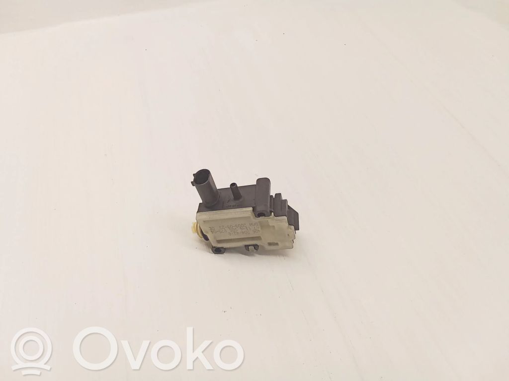 BMW 1 E81 E87 Fuel tank cap lock 