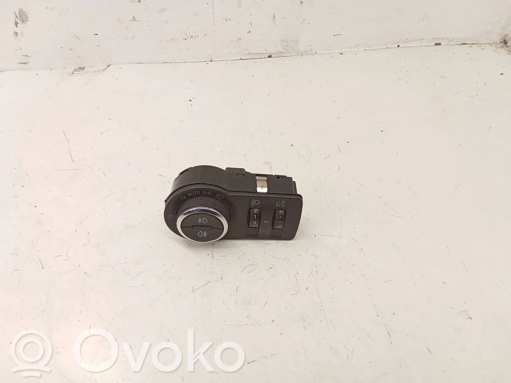 Opel Insignia A Valokatkaisija 
