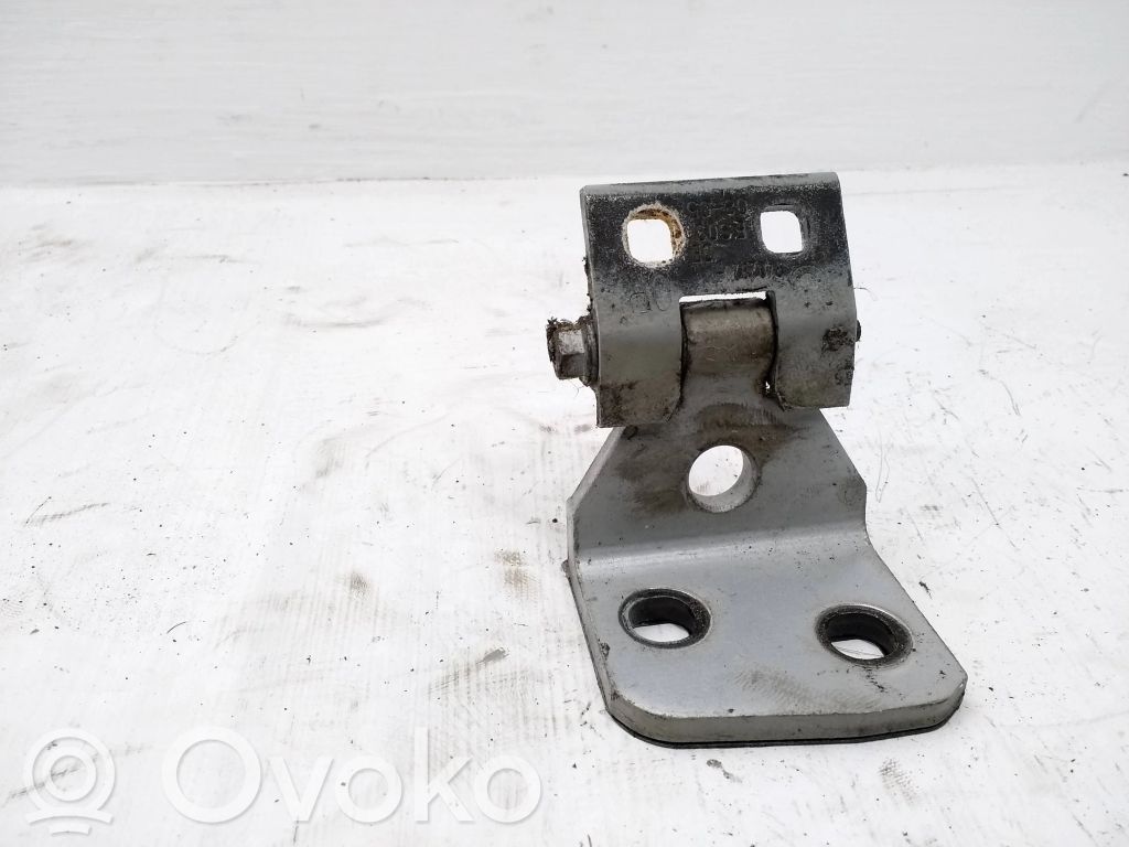 BMW X3 E83 Front door upper hinge 