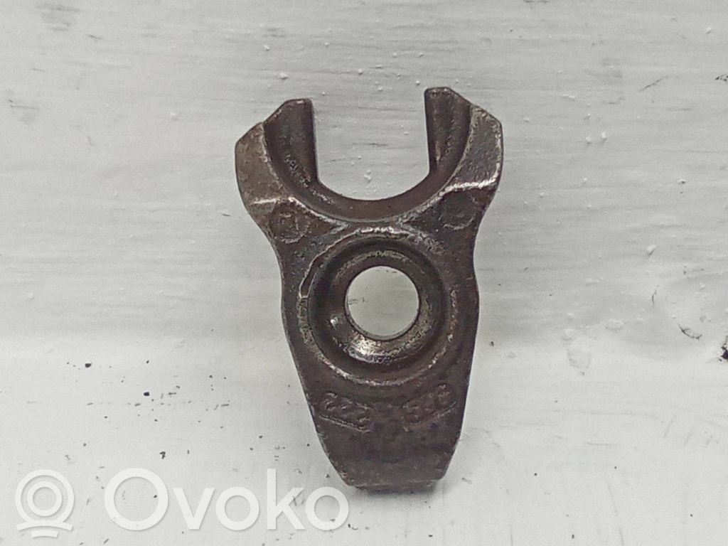 Abrazadera del inyector de combustible   569222