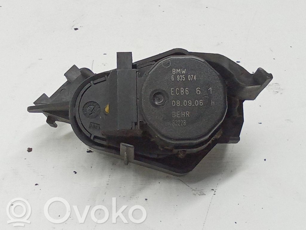 BMW 7 E65 E66 Oro sklendės varikliukas 