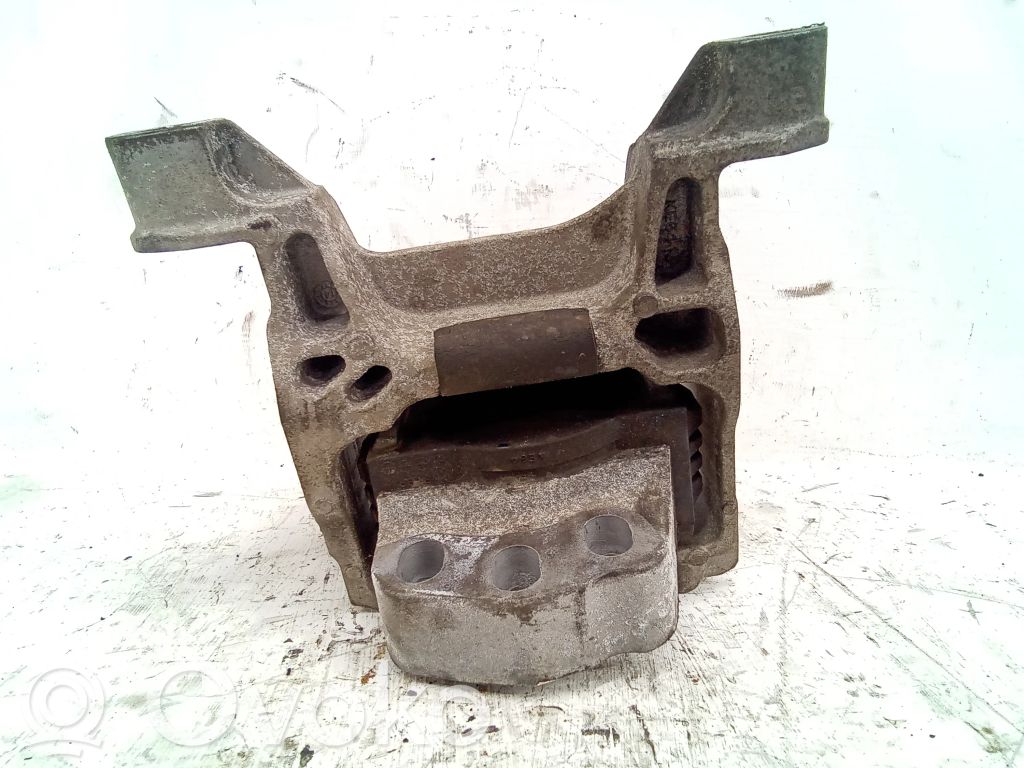 Mazda 3 III Engine mount bracket 