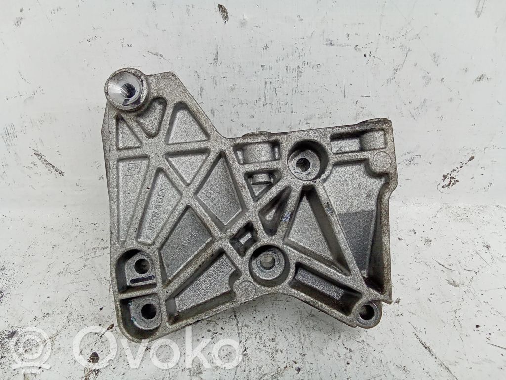 Nissan Qashqai Engine mounting bracket 