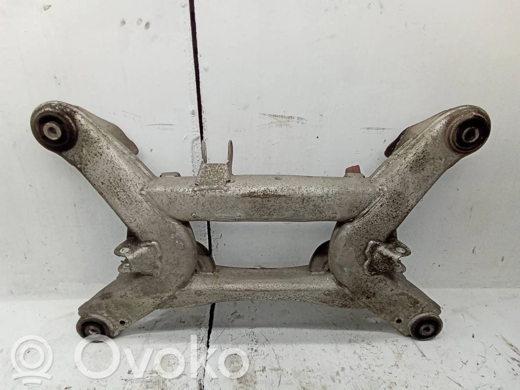 Audi A8 S8 D3 4E Galinis traversas 