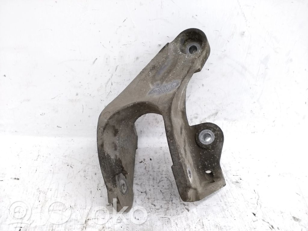 Chrysler Town & Country V Engine mounting bracket 