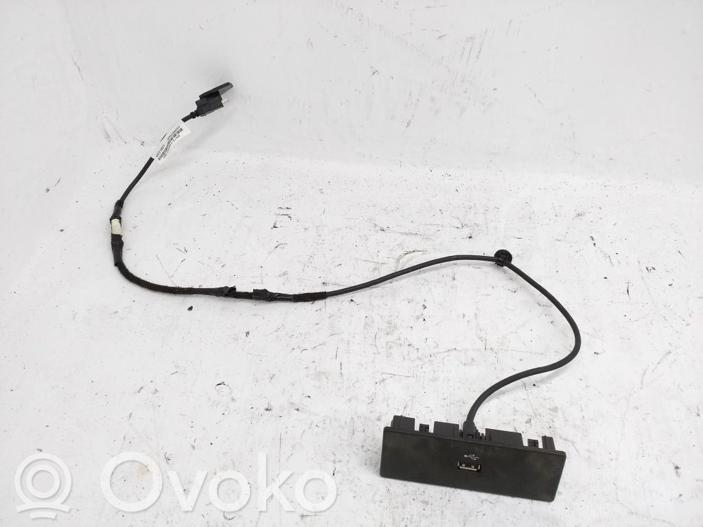 Enchufe conector USB   DS7T14D202DD