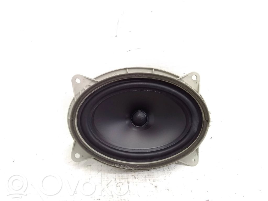 Lexus CT 200H Altavoz de la puerta delantera