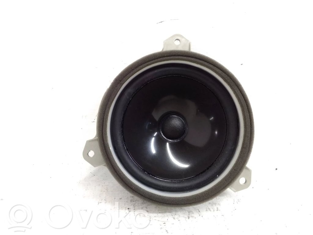 Lexus CT 200H Altavoz de la puerta trasera 